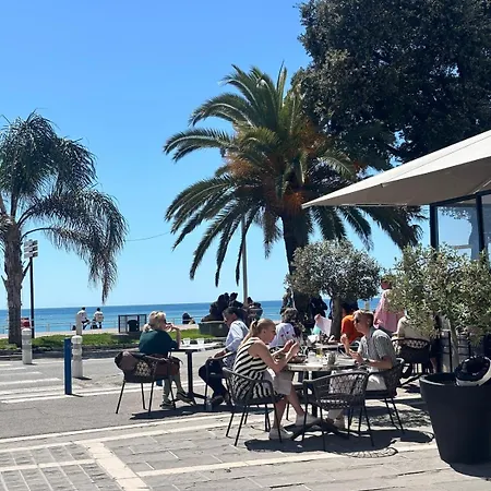 Centre Ville-vieille Ville-promenade Des Apartment *