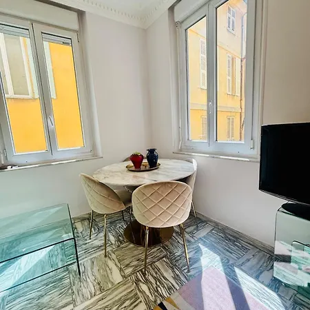 Apartment Centre Ville-vieille Ville-promenade Des